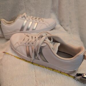 Adidas women's sneakers, off-white/silver, size 9.5